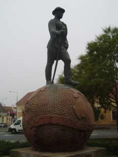 Baja, Jelky András tér.jpg Baja, Jelky András tér.jpg