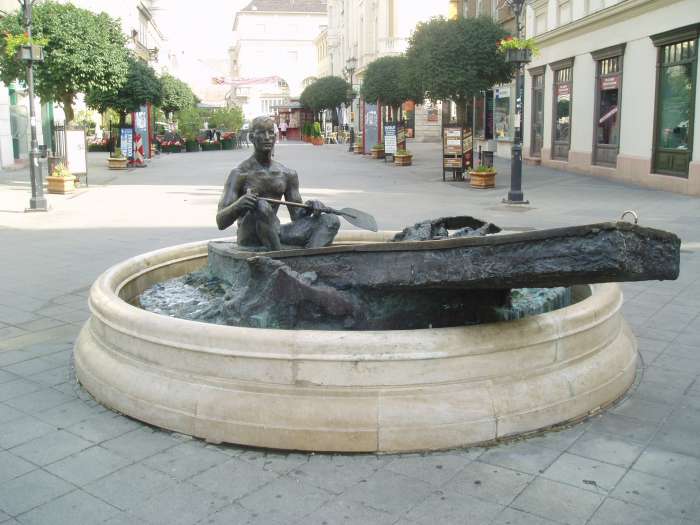 Győr, Baross G. u. 19. előtt.jpg Győr, Baross G. u. 19. előtt.jpg